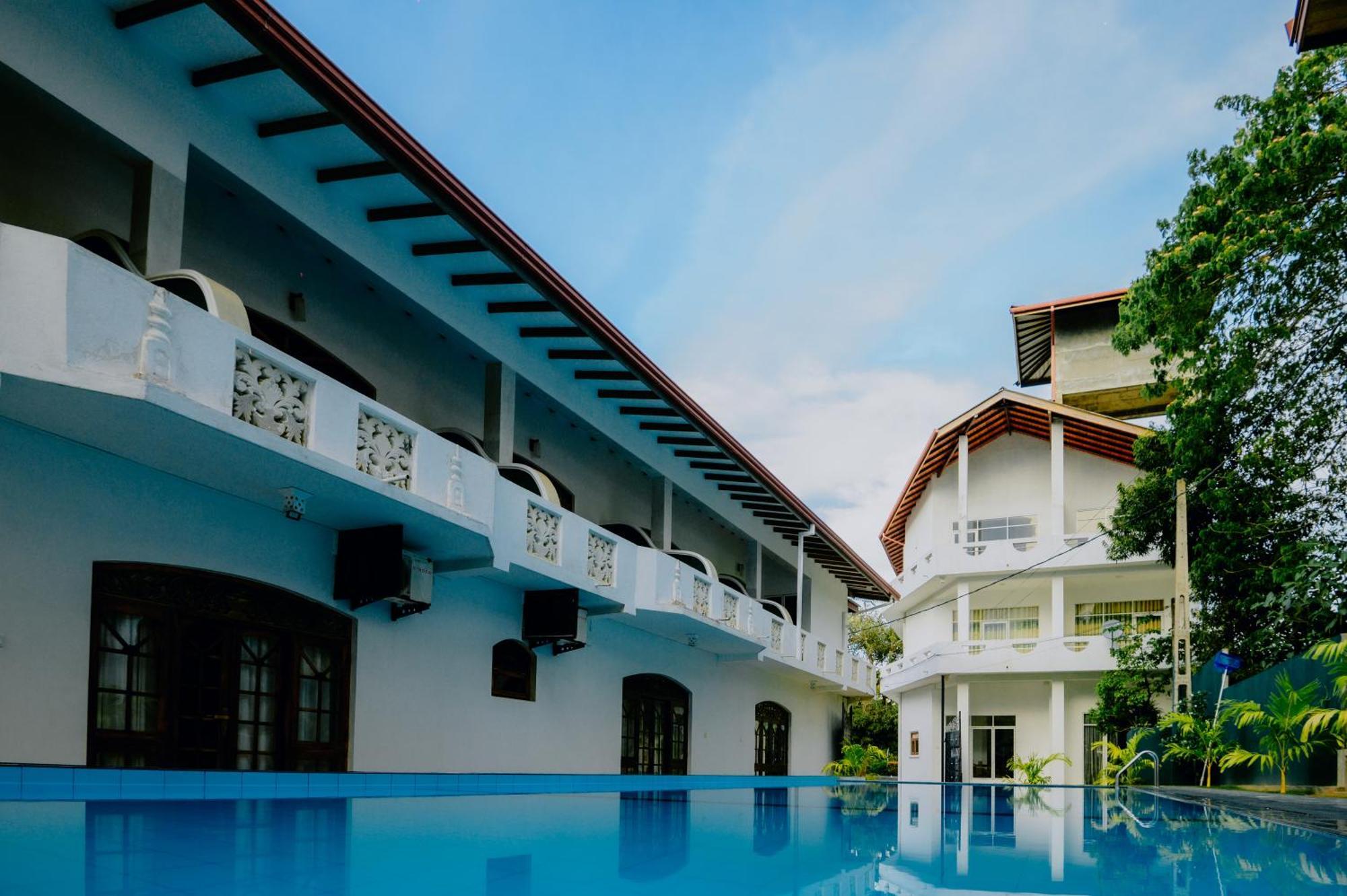 Prince Beach Hotel ベントータ エクステリア 写真