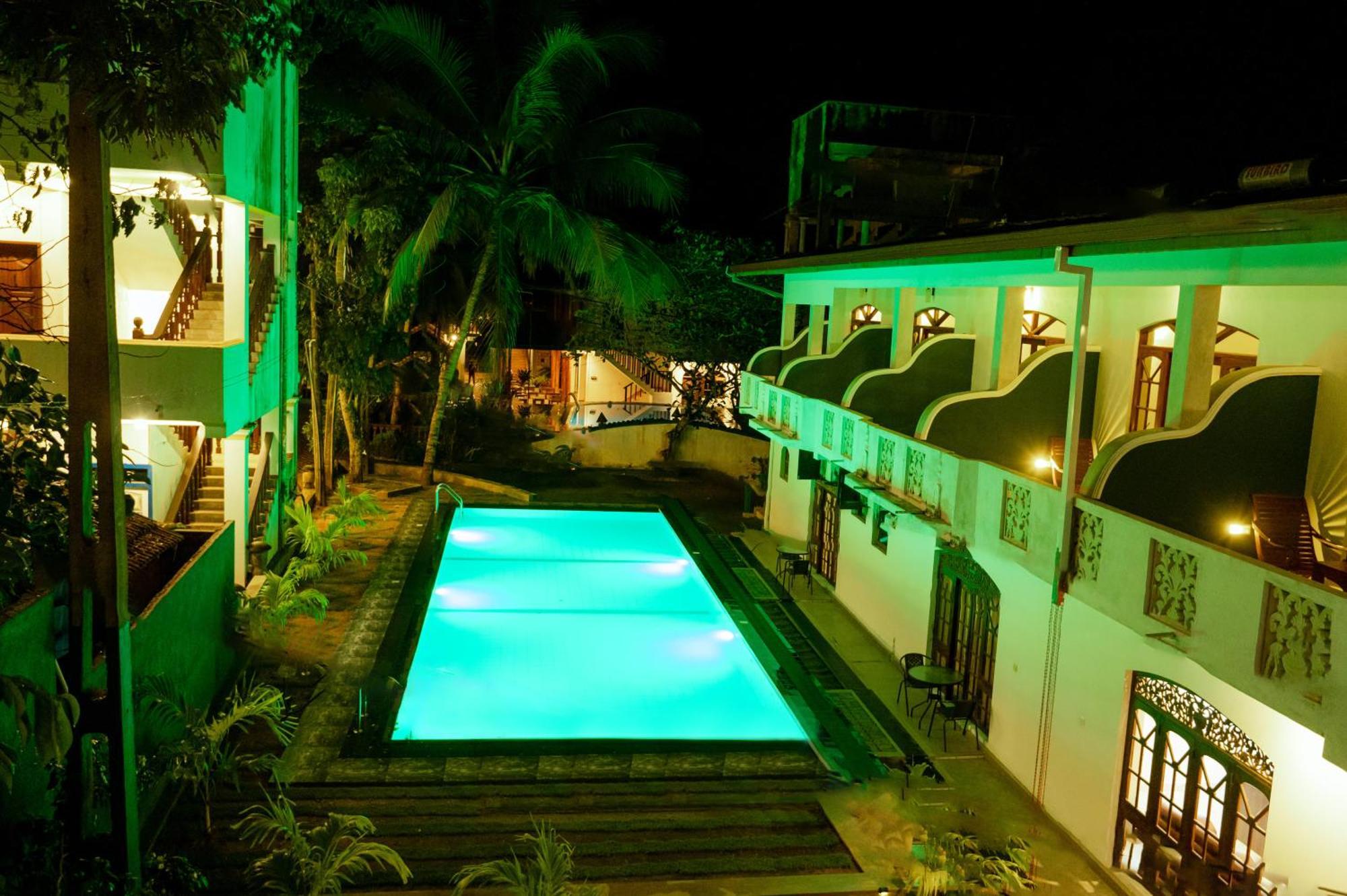 Prince Beach Hotel ベントータ エクステリア 写真
