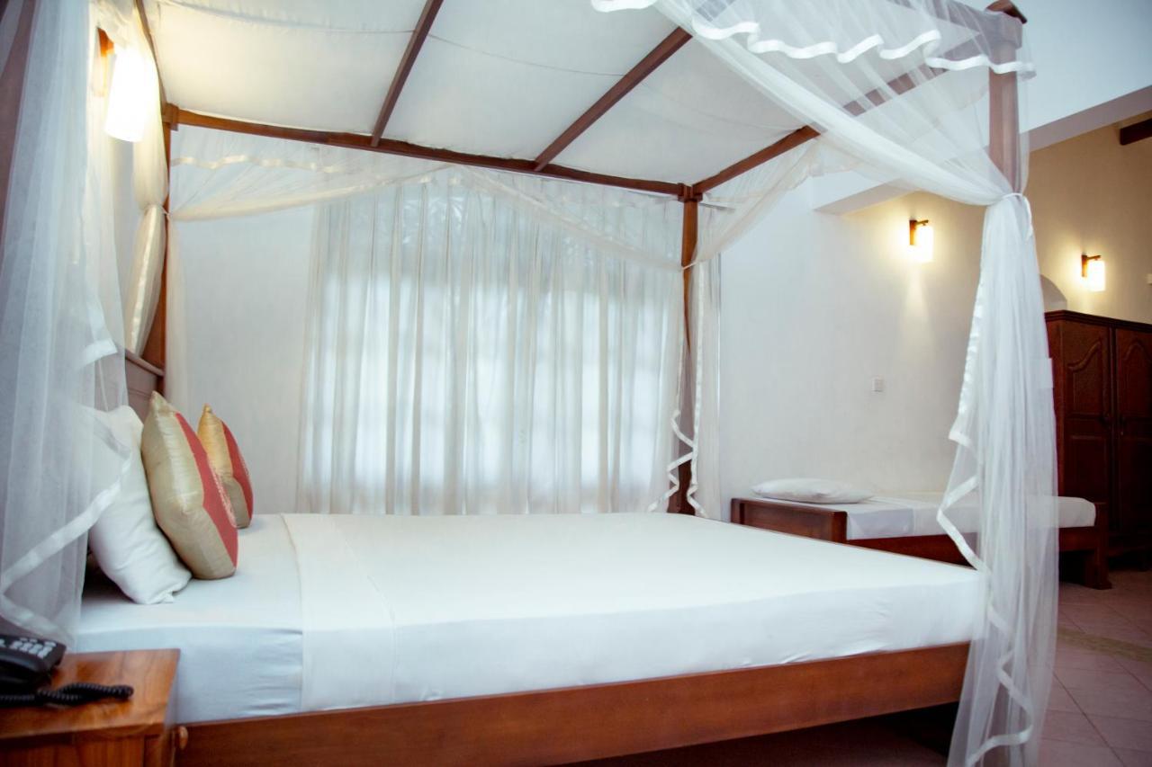 Prince Beach Hotel ベントータ エクステリア 写真