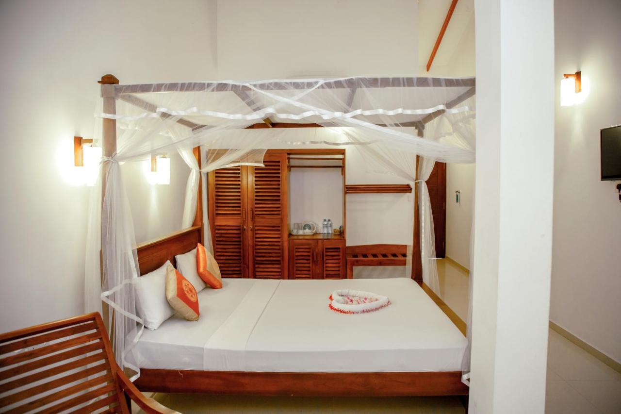 Prince Beach Hotel ベントータ エクステリア 写真